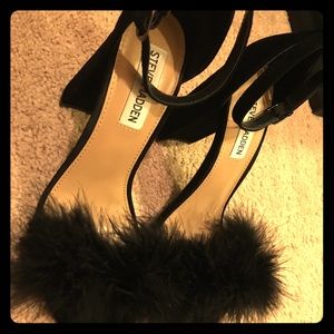 STEVE MADDEN FLUFFY HEELS!! Like new
